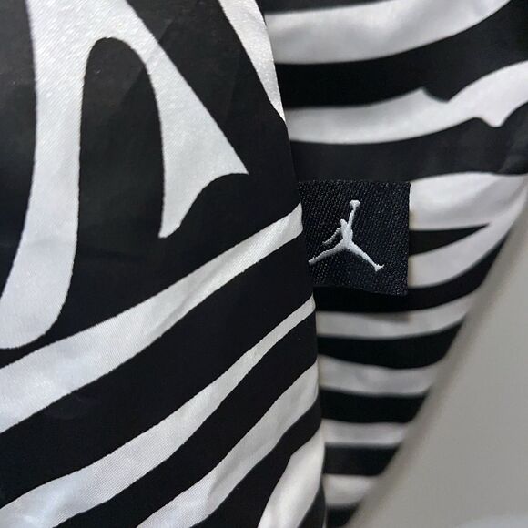 Jordan Butterfly Thumb Finger print Jumpman Black White Zipper Varsity Jacket M - Picture 9 of 13